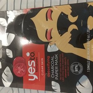 Detoxifying Charcoal Paper Mask